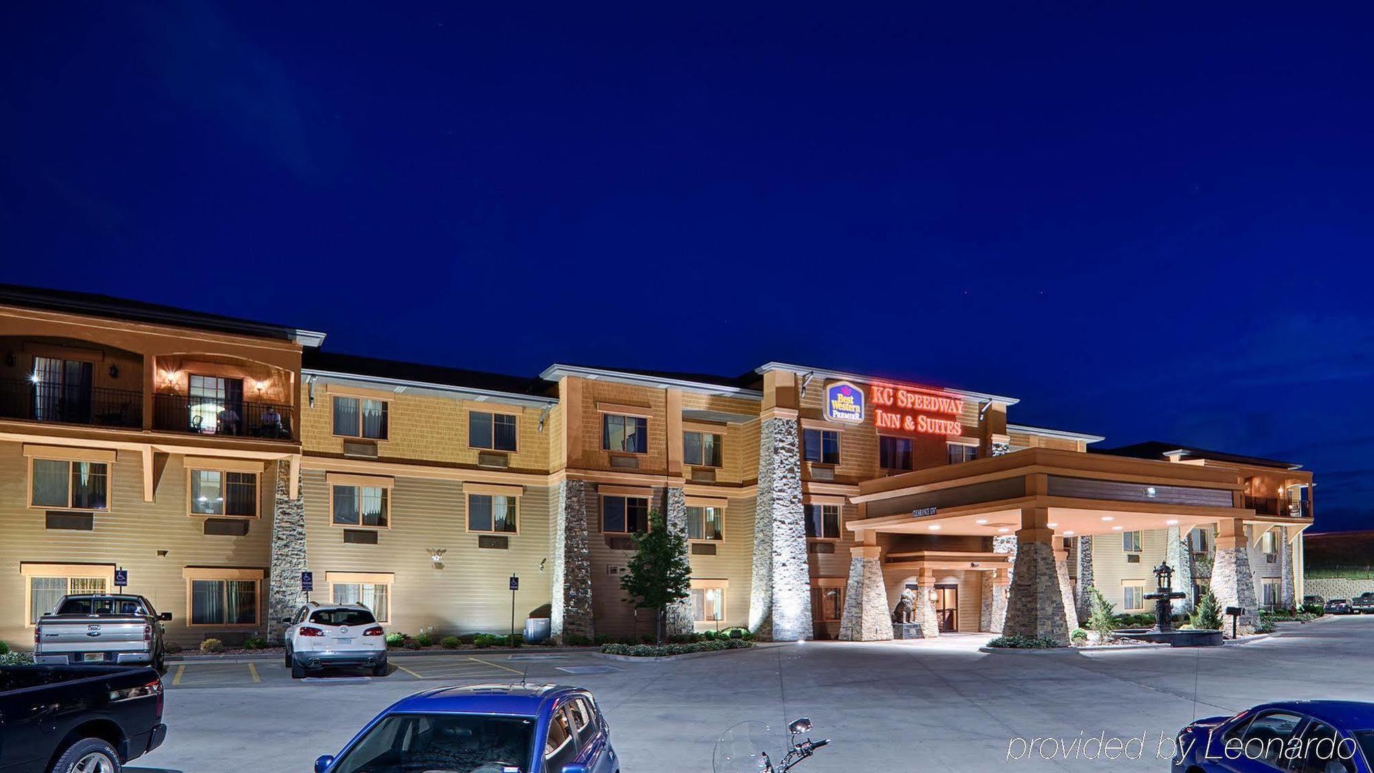 Best Western Premier Kc Speedway Inn & Suites Kansas City Exterior photo