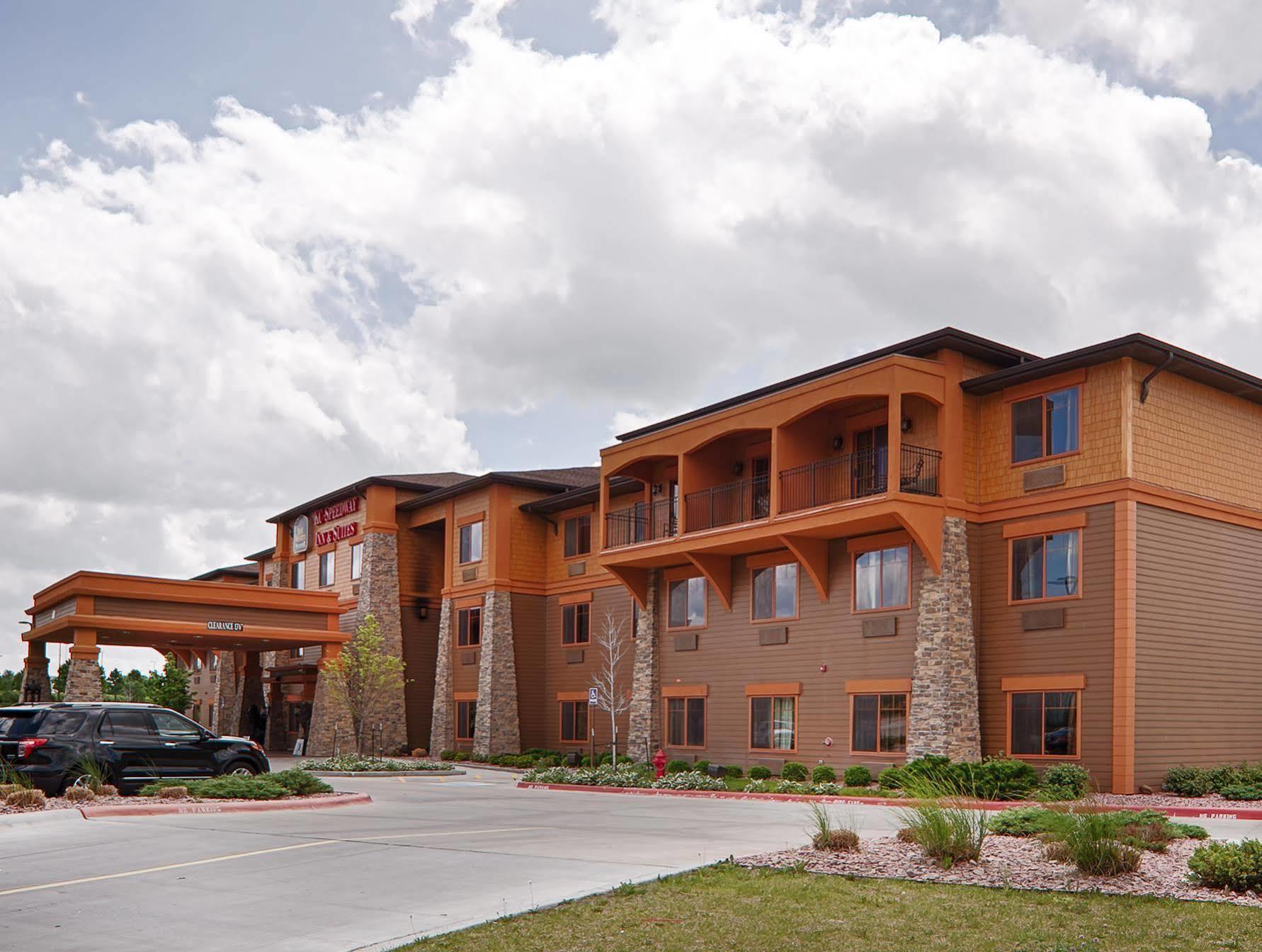 Best Western Premier Kc Speedway Inn & Suites Kansas City Exterior photo